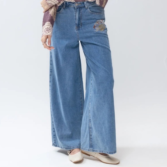 ShopEvelynne Denim - ShopEvelynne Light Blue Wide Leg Jeans with Embroidery
